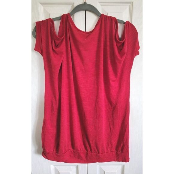 Torrid 0 Women's Red Georgette Cold Shoulder Short Sleeve Top Size 0 Cuffed Slee - Picture 2 of 5